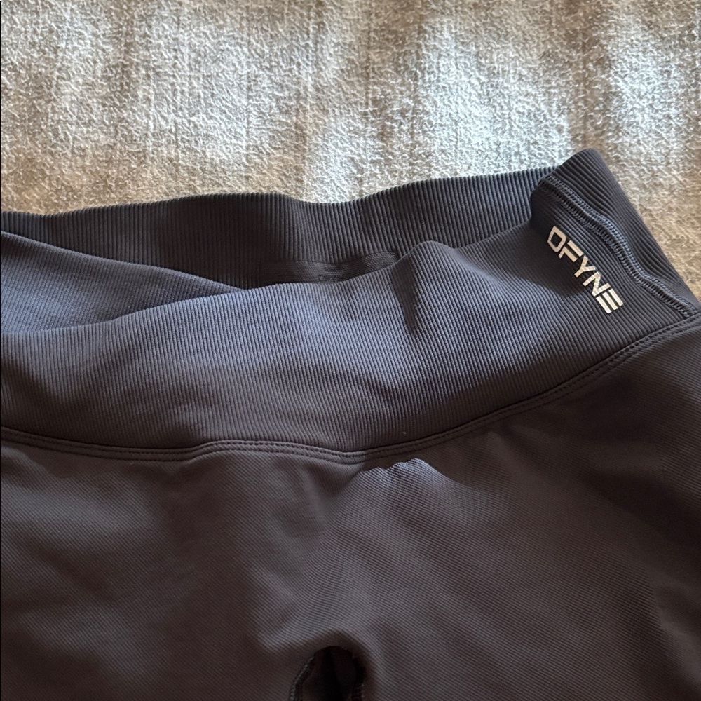 Authentic Defyne Charcoal Leggings